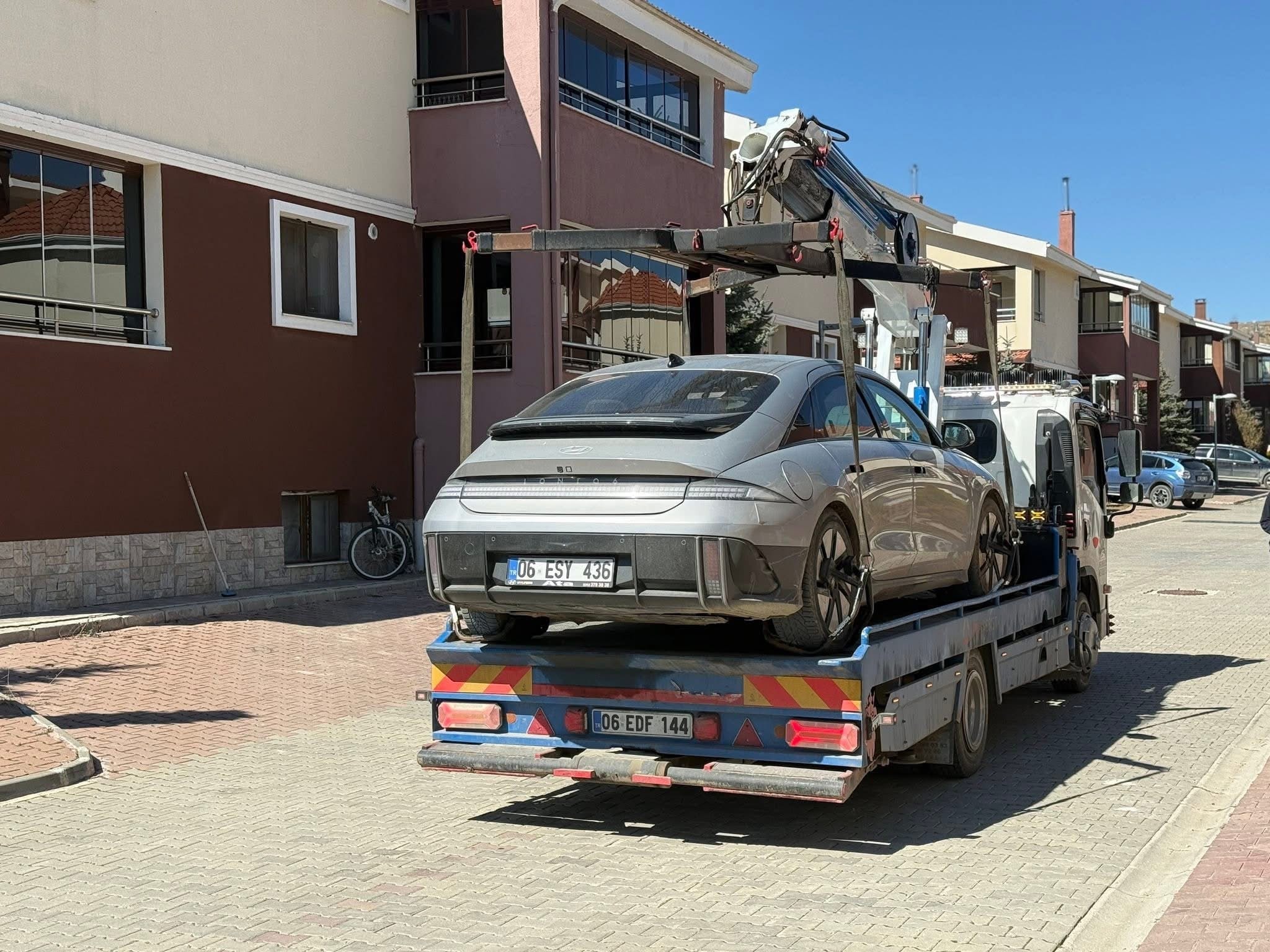 Elektrikli araç kurtarma hizmeti